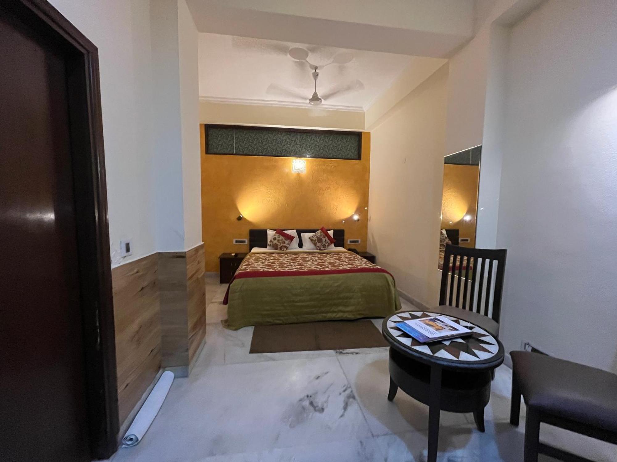 Treehouse Narmade A Riverfront Resort & Spa Narmadapuram Hoshangabad Exterior photo