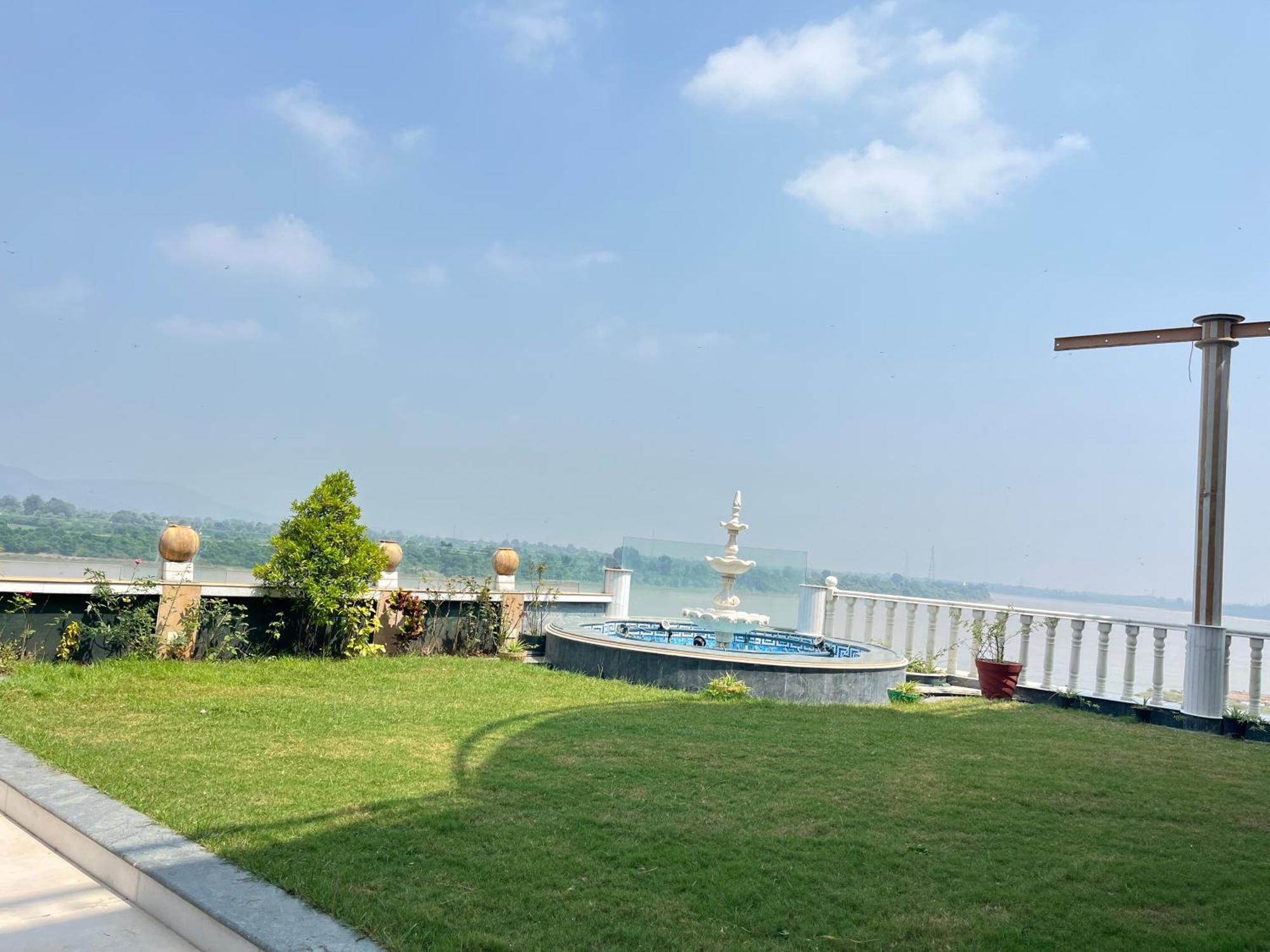 Treehouse Narmade A Riverfront Resort & Spa Narmadapuram Hoshangabad Exterior photo